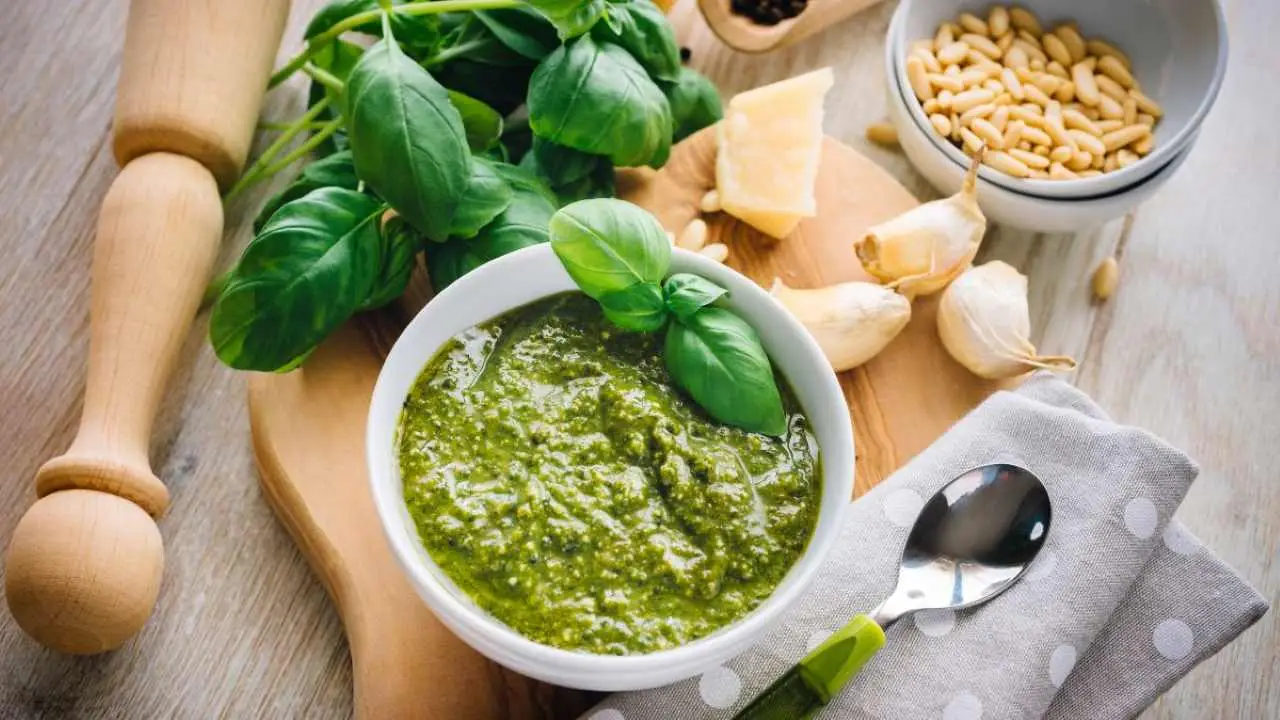 Come fare un pesto cremoso senza ossidarlo