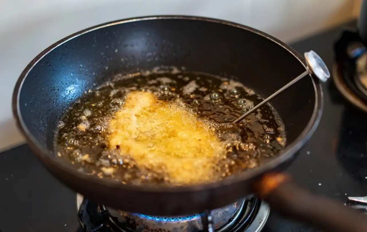 Come evitare che la carne si asciughi in padella: l’errore da eliminare subito